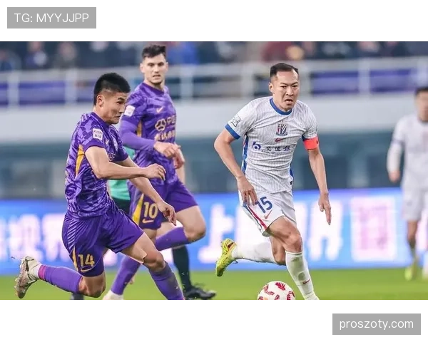 吴曦攻防两端稳健表现与比赛影响力提升分析