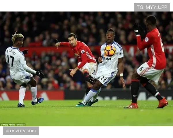 伊布拉希莫维奇如何通过提升前插速度撕裂防线并主导关键战进攻？