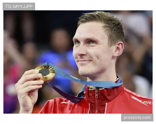 安赛龙训练像苦行僧，酒店房卡却比我银行卡还厚